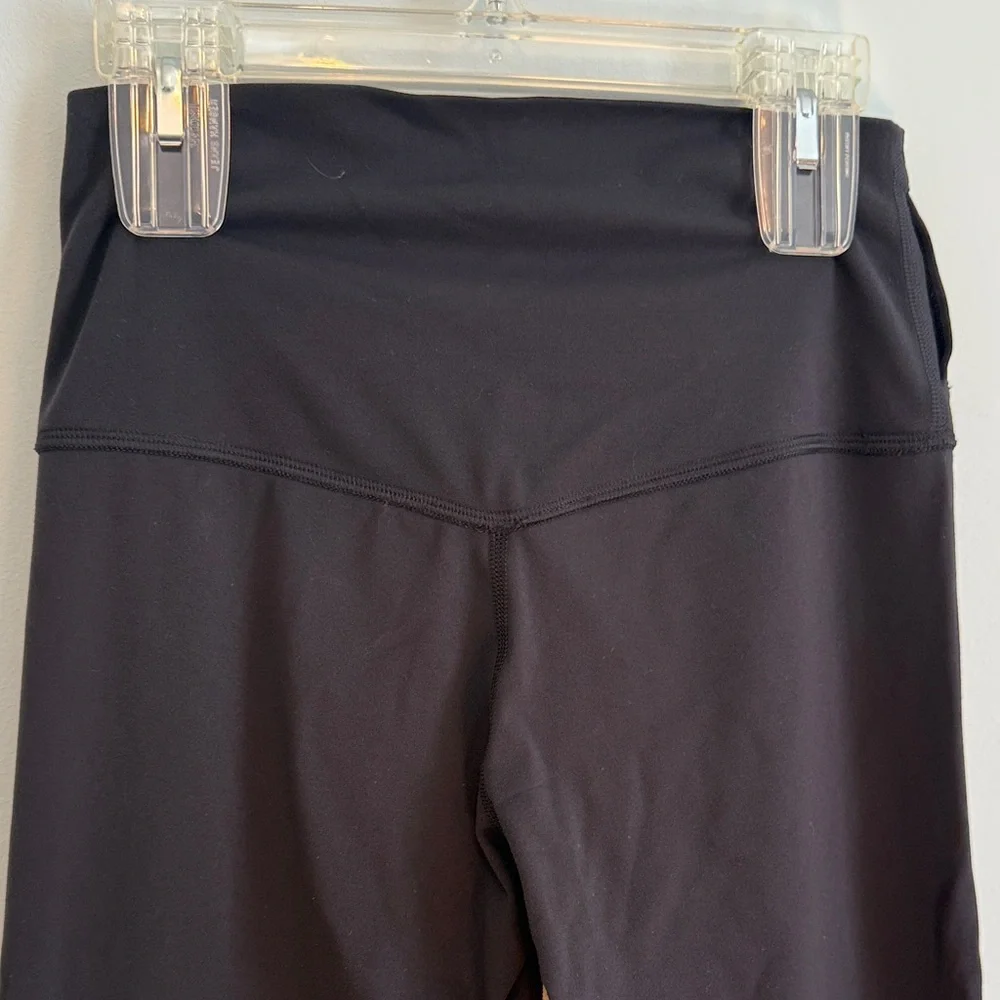 Lululemon Women’s Black Workout Leggings - Picture 6 of 7